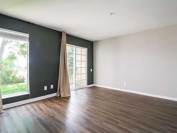 2nd image of 914 1st Ave N