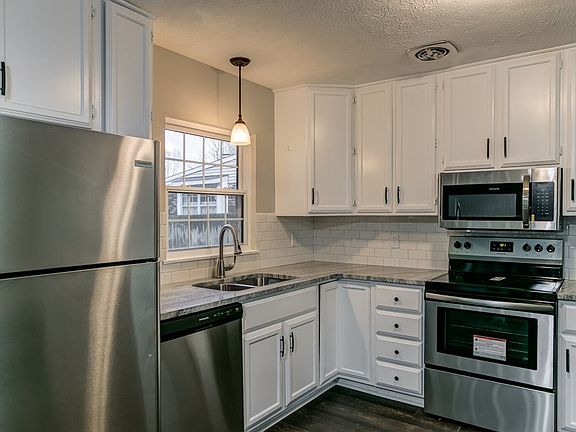3rd image of 4040 Yates Dr