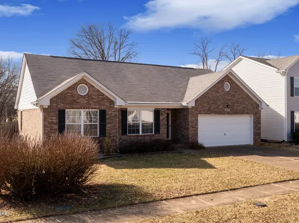 4817 Oak Pointe Dr, Louisville, KY 40245
