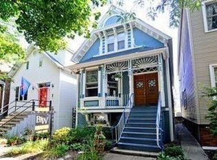 1335 W Nelson St, Chicago, IL 60657