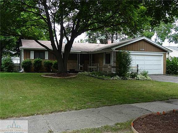 2nd image of 1326 E Red Leaf Ln
