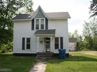 9 West St, Quincy, MI 49082