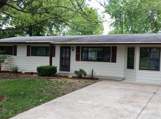 2038 Dawson Dr, Saint Charles, MO 63301