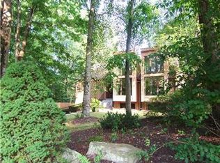 2301 Salem Dr, Pittsburgh, PA 15237