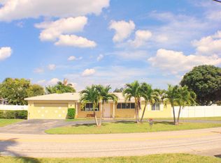 7710 Pine Tree Ln, Lake Clarke Shores, FL 33406