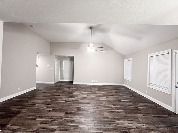 5th image of 1076 Dublin Dr
