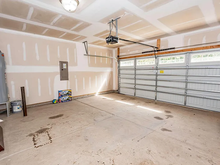 430 Carolyn Ln — Photo 48