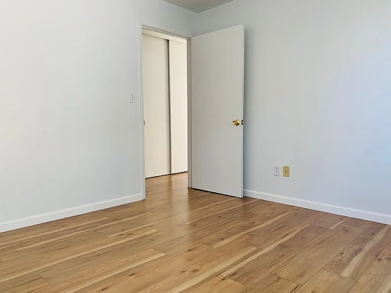 523 E Denny Way #10 — Photo 10