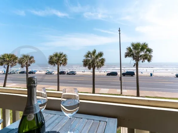 7000 Seawall Blvd APT 225, Galveston, TX 77551