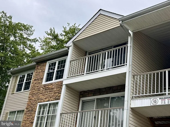 70 Mulberry Ct, Hamilton, NJ 08619