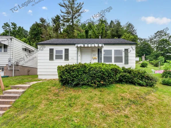 1533 Hoffman Ave, Clarksburg, WV 26301