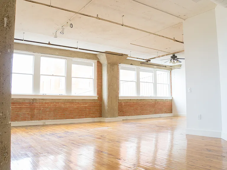 1409 S Lamar St — Photo 16
