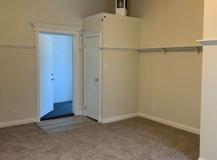 3 Maple St APT 1, Three Oaks, MI 49128