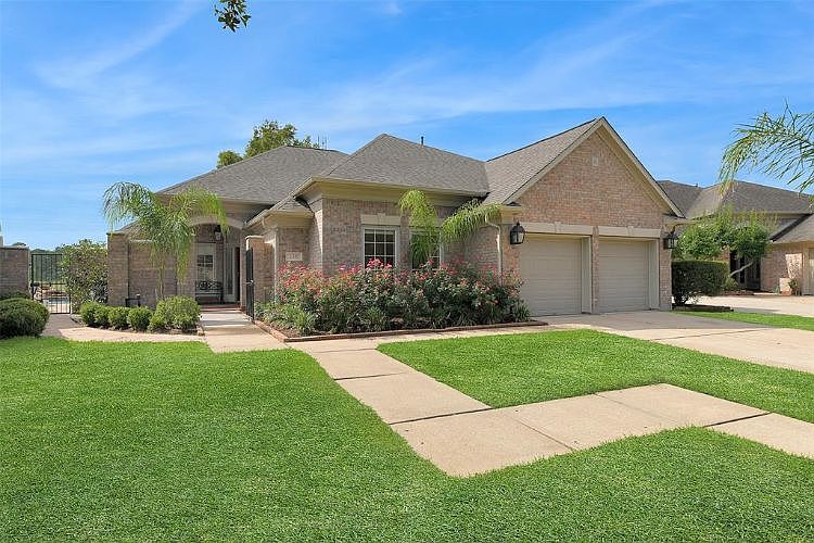 1st image of 2437 Thorndon Park Ct