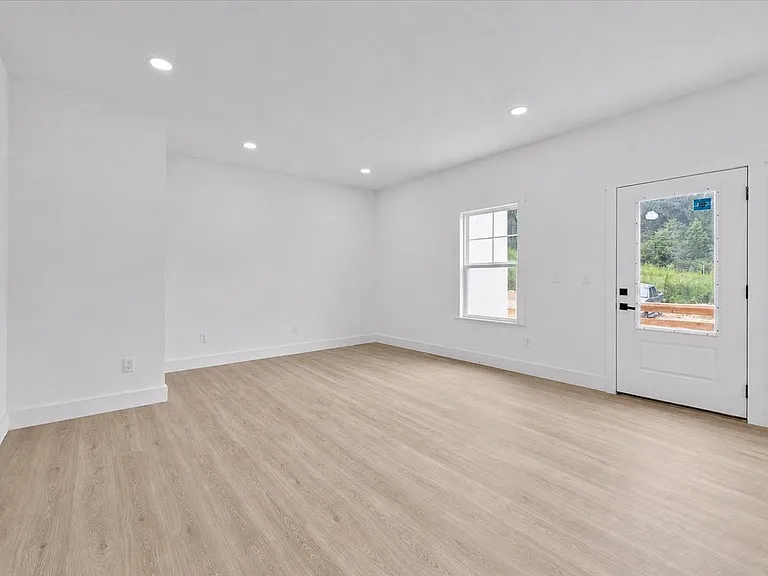 4381 Ebell Rd #B — Photo 6