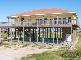 820 O'Neil Rd, Crystal Beach, TX 77650