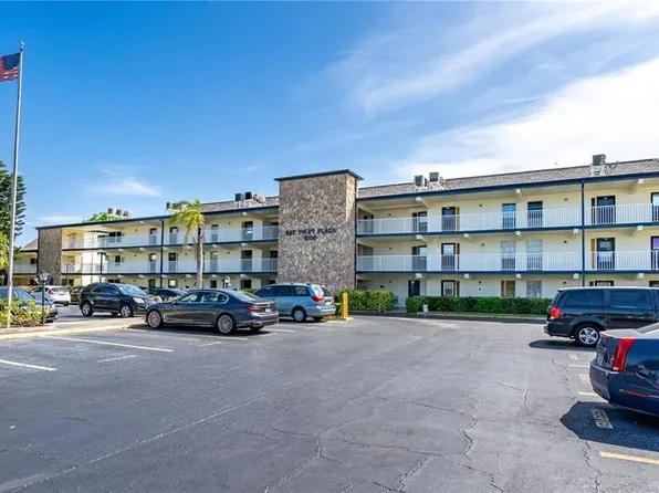 6100 12th St S APT 114, Saint Petersburg, FL 33705