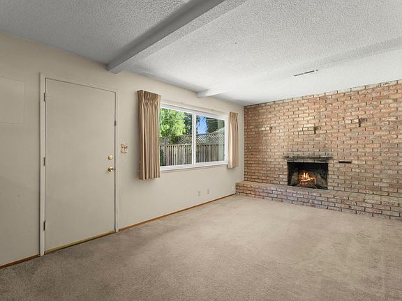 5th image of 76 Smithwood St