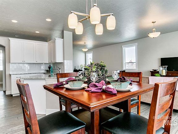 2nd image of 9482 S Macadan Ave