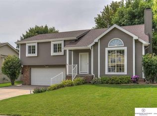 15105 Bedford Ave, Omaha, NE 68116