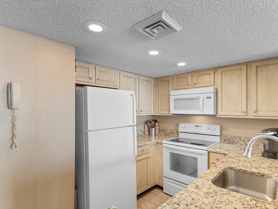 200 76th Ave. N #301, Myrtle Beach, SC 29572 | MLS #2607769 | Zillow