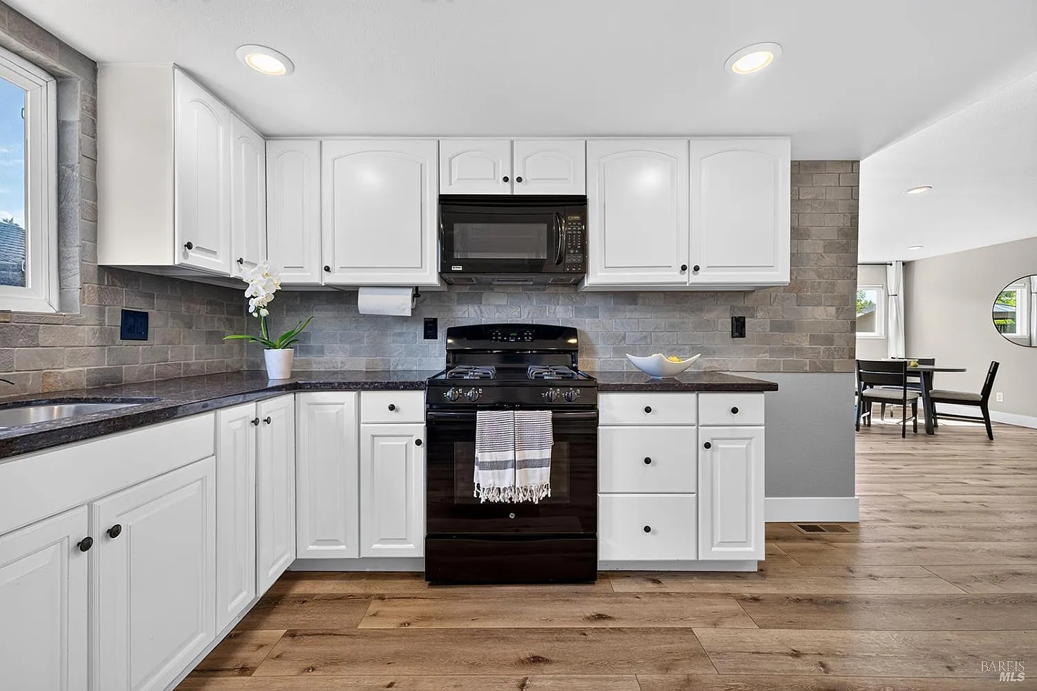 5469 Country Club Drive - Photo 3