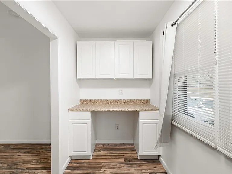 10 James Dr — Photo 21