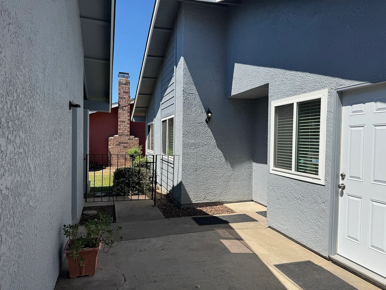 3 bed, 1148 sqft, $2,450 — Photo 4