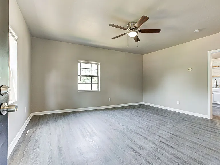 1919 NW 11th St #4D — Photo 10
