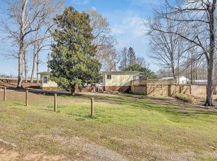 35 Deaton Ln, Gray Court, SC 29645