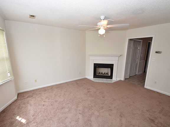 3rd image of 3811 X3 Sterling Pointe Dr