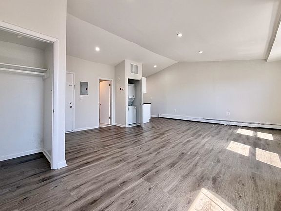 4th image of 326 5th St Floor 4
