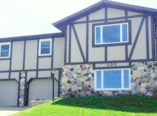 107 Summit St, Hartford, WI 53027