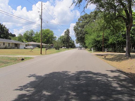 3rd image of 1404 Scenic Dr #A