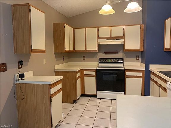 4th image of 404 NE 24th Ave