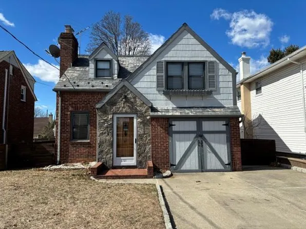 51 Poppy Avenue, Franklin Square, NY 11010