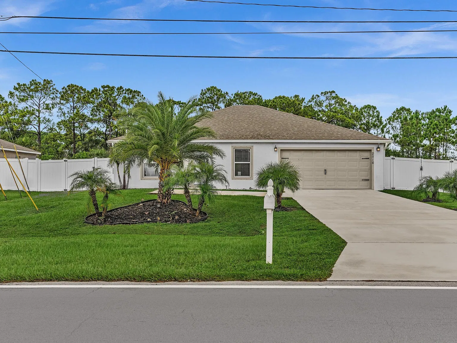 3 bed, 2.0 bath, 1562 sqft, $2,500 — Photo 4
