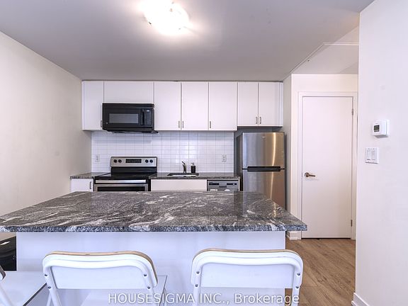 3rd image of 1720 Simcoe St N #28