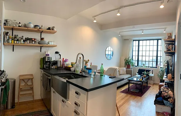 Rented by Zjama Realty Corp | media 14