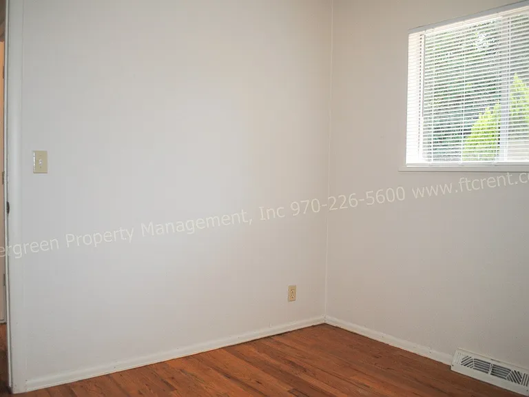 1228 Southridge Dr — Photo 11