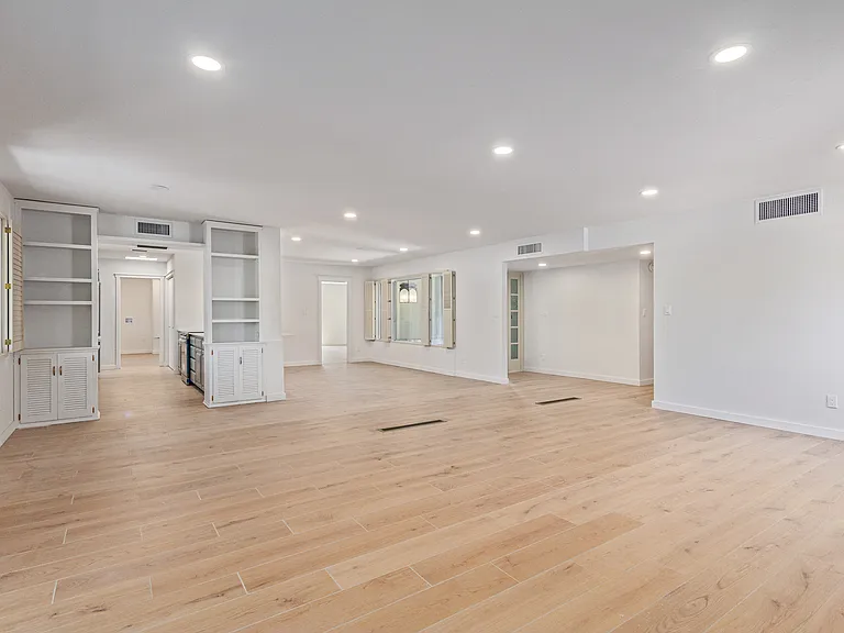 DINING AREA OFF GREAT ROOM
