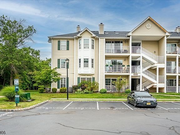 2nd image of 76 Clay St #76