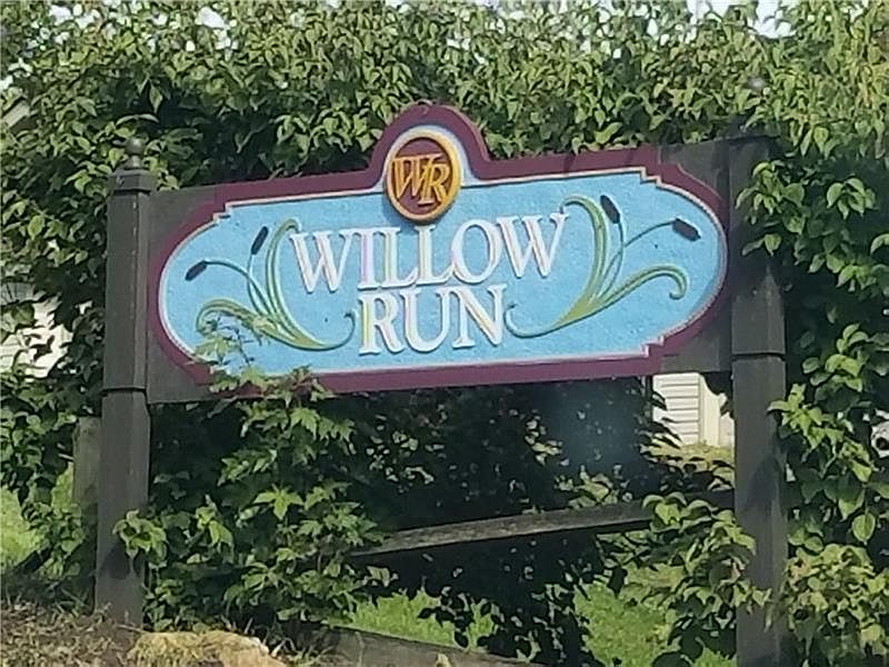 2nd image of 113 Willow Ln