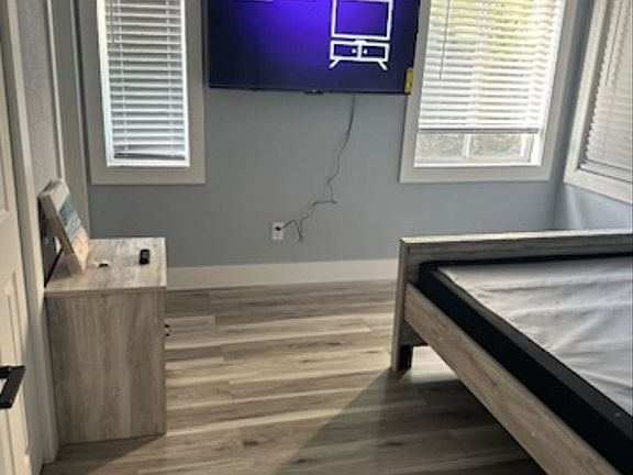 4th image of 535 S Lake Dr #2