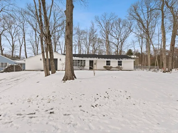 27 Darby Rd, Brockton, MA 02302