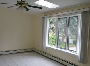 13 Gardner Ave, Salem, NH 03079
