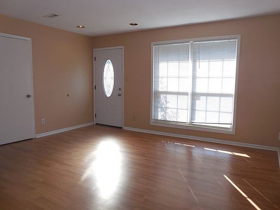 4th image of 6413 Shrewsbury Dr