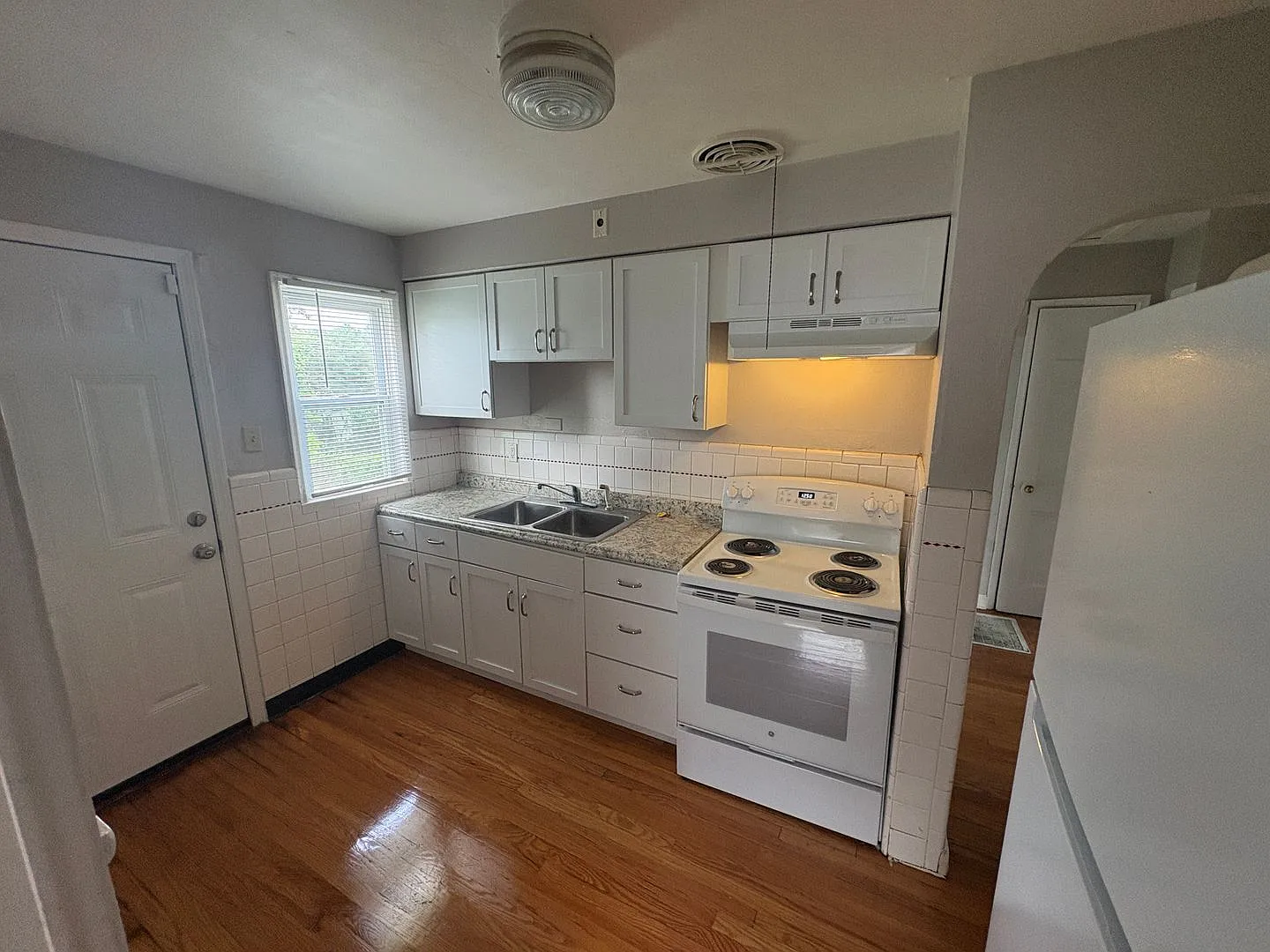 Charming & Updated 2-Bedroom Home w/Basement — Photo 2