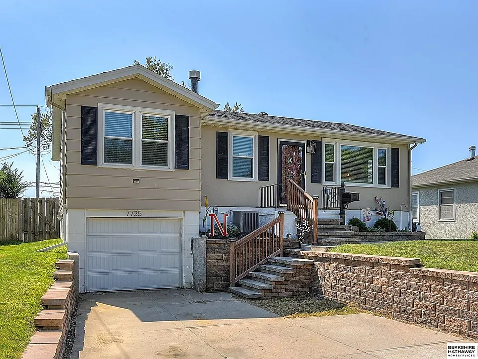 3 bed, 1842 sqft, $2,100 — Photo 2