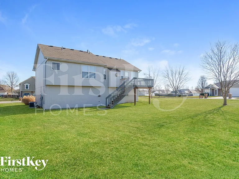 728 Corrington Dr — Photo 15